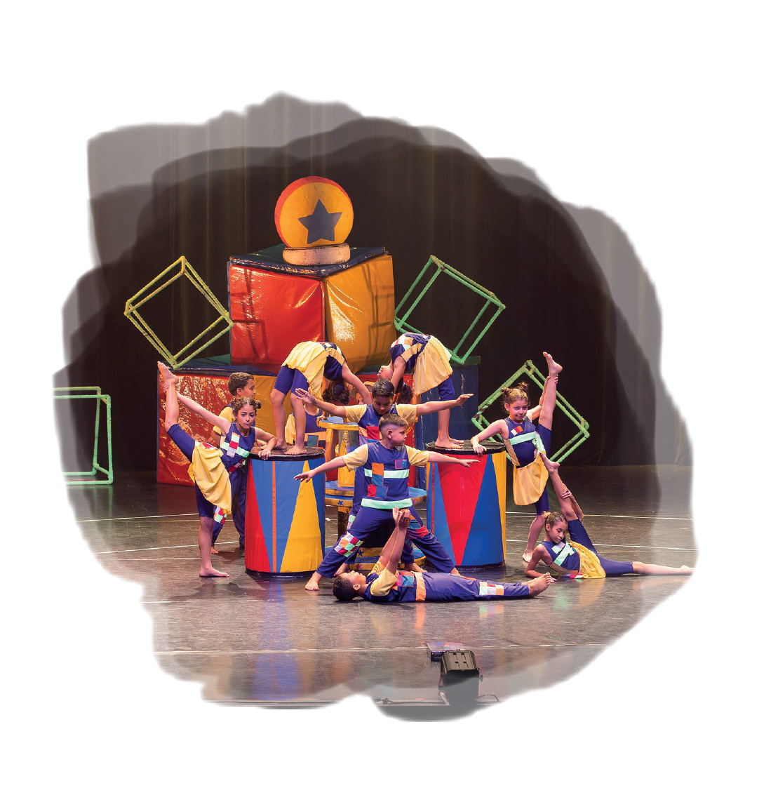 Crianças em uma apresentação artística